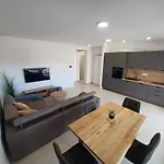 Zadar Rent 2026-Book Feelings, Not Apartments! * ザダル