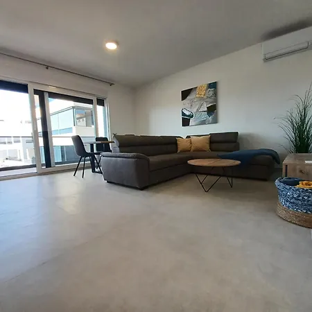 Family - 2026 Ryanair's Nr 1 Apartment *